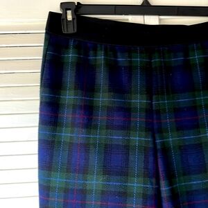 Talbots Medium Plaid Pull on leggings